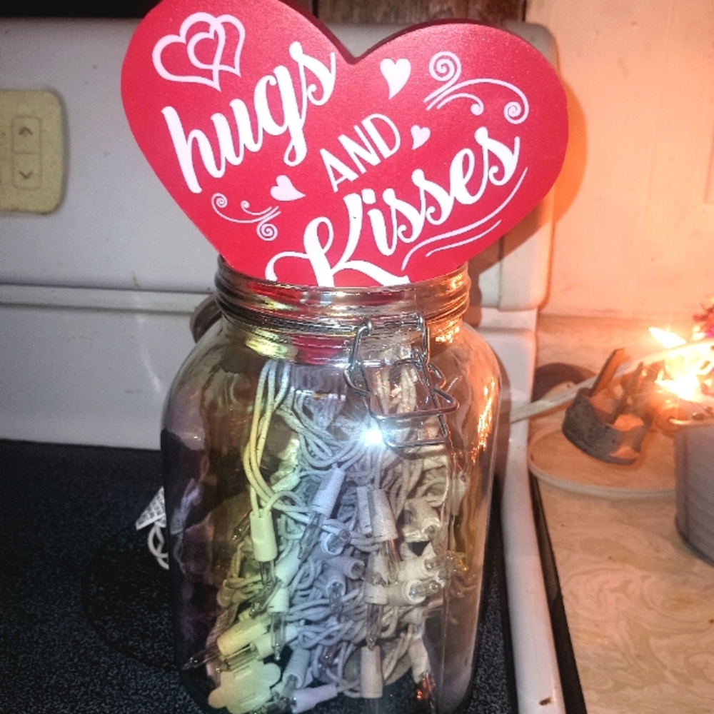 Valentine's decor - Picture 2 of 2